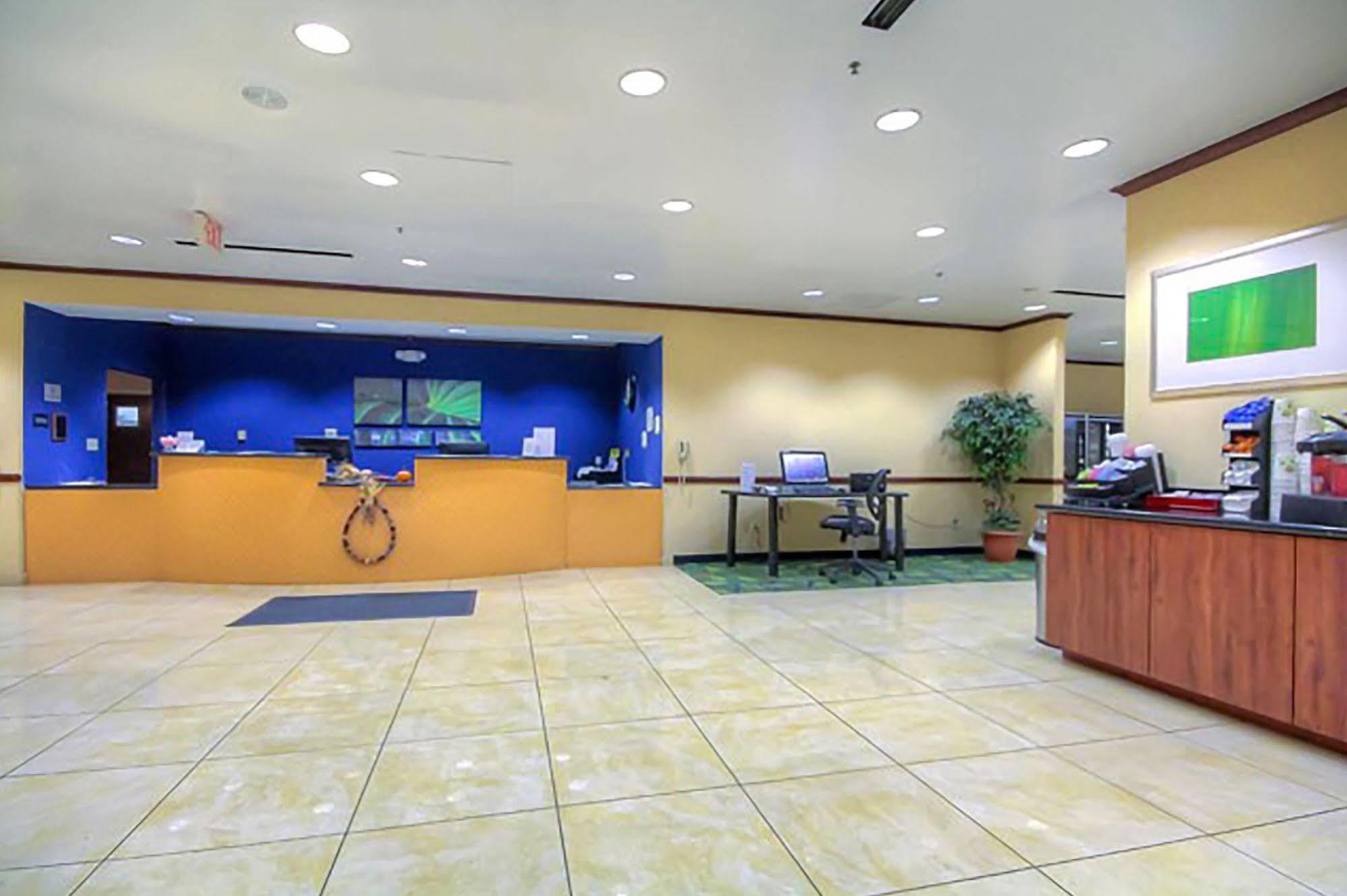 Charleston Tower Hotel Екстер'єр фото